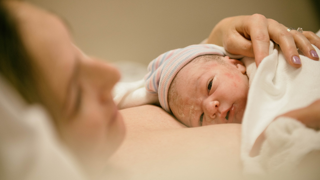 First 6 Weeks of Postpartum - featured image - raising mama - maternal mental health support