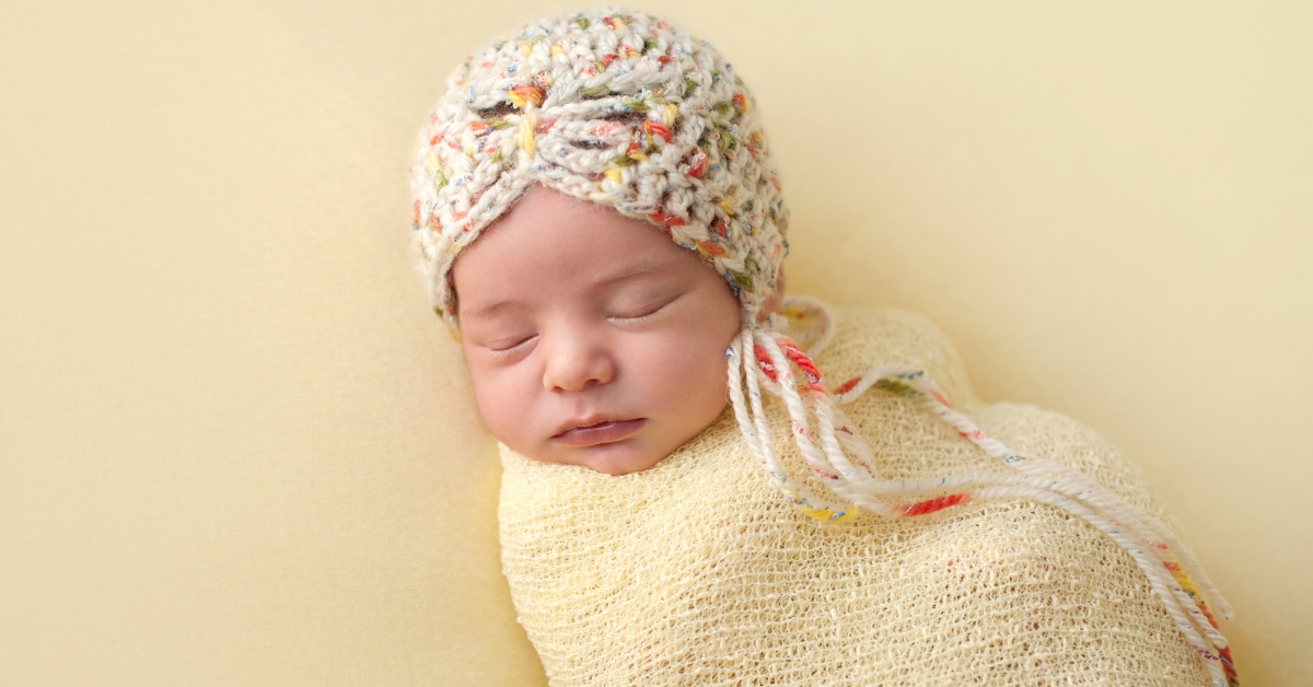 Baby swaddle- Featured Image - How to Swaddle a Baby with a Blanket_Raising Mama_Maternal Mental Health Support